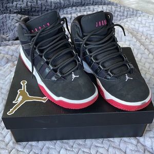 NIKE JORDAN MAX AURA 4 youth EUC